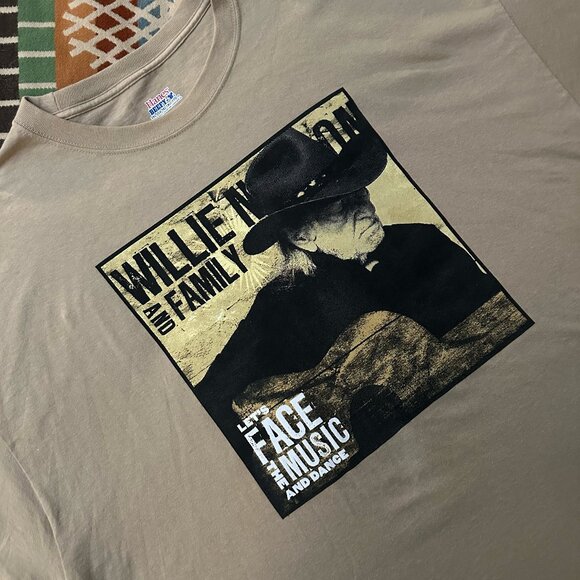 *B2G1F* Willie Nelson and Family "Trigger" T-Shirt - Picture 1 of 7